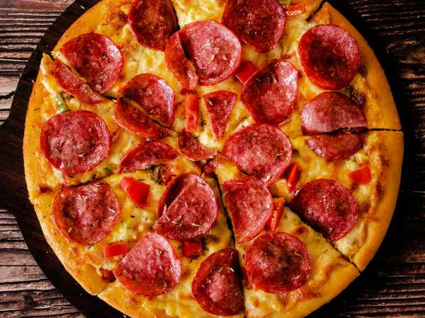 Barut Pizzaria - 1 pizza grande 8 fatias serve até 3 pessoas