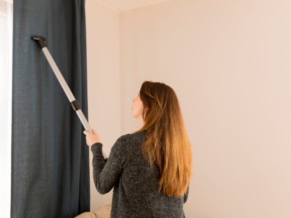 Limpeza de Cortinas: Remoção de poeira e manchas por R$ 80,00 