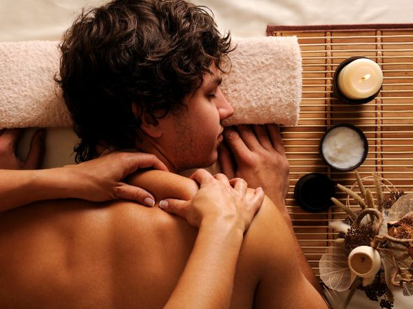 Massagem Nurú Tailandesa Profissional para Homens - R$ 300 | Relaxamento Total e Equilíbrio Energético no Rio de Janeiro