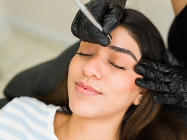 Microblading Fio a Fio por R$ 349,90 – Sobrancelhas Perfeitas e Naturais com 54% OFF no Rio de Janeiro