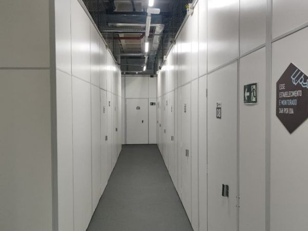 Aluguel de Box de 1,9m² na Avenida Miguel Yunes, São Paulo, por R$ 215/mês – Pagamento inicial de R$ 21,50 – Garanta já!