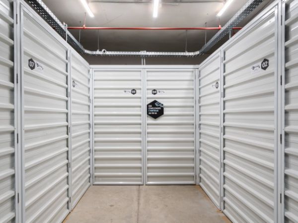 Aluguel de Box de 2,0m² na Rua Fernandes Moreira, São Paulo, por R$ 260/mês – Pagamento inicial de R$ 26,00 – Garanta já!