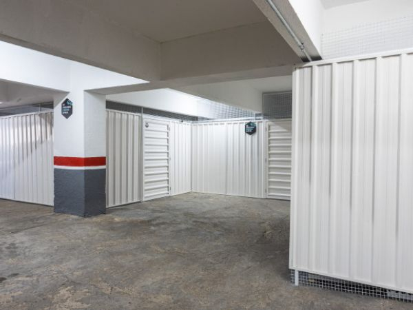 Aluguel de Box de 3,8m² na Rua Teodoro Sampaio, 1814, São Paulo, por R$ 454/mês – Pagamento inicial de R$ 45,40