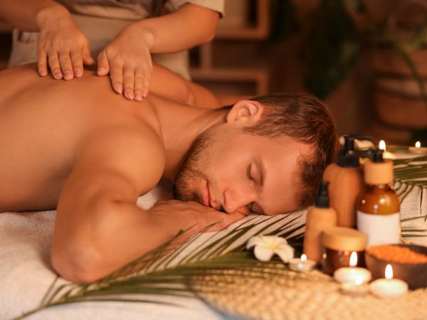 Massagem relaxante a domicílio – 60 minutos para 1 pessoa com 33% de desconto – Rio de Janeiro